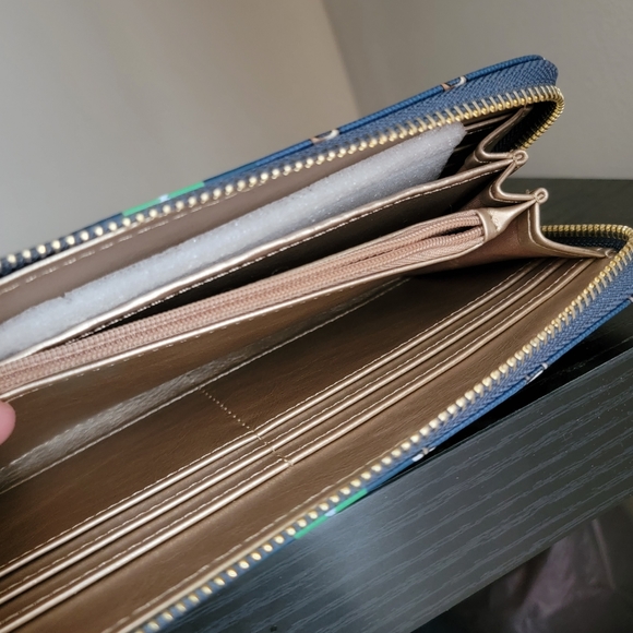 Wallet - Picture 4 of 5